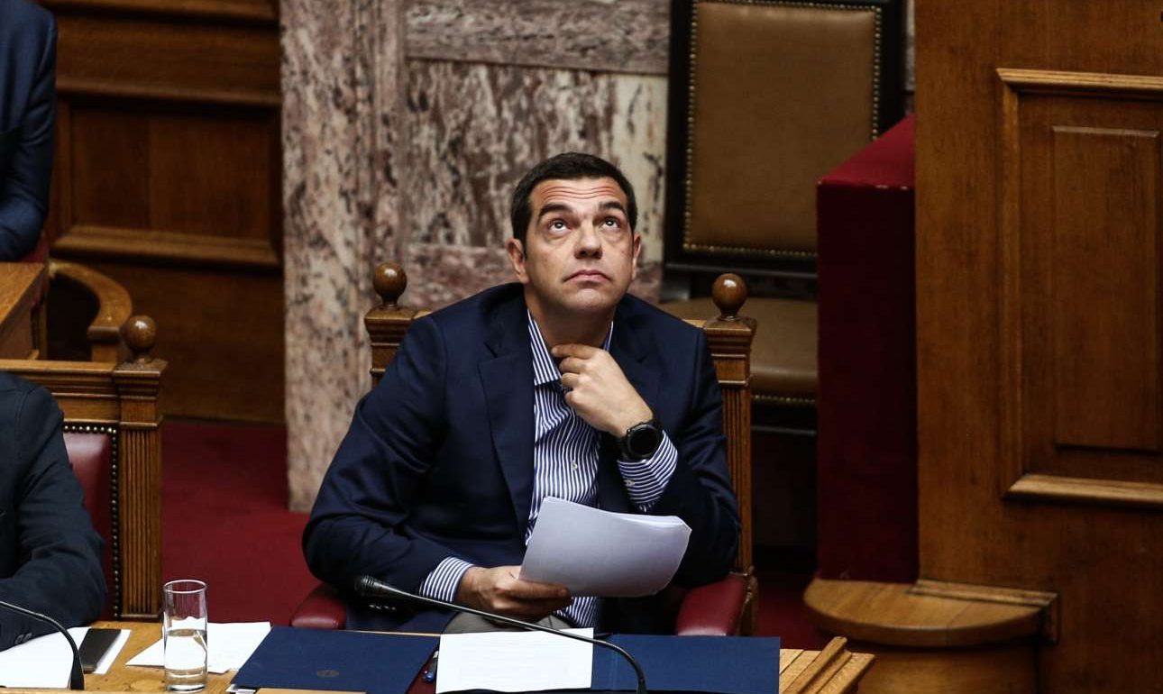 Handelsblatt: Το «καυτό φθινόπωρο» του Τσίπρα με μέτρα και έξοδο στις αγορές