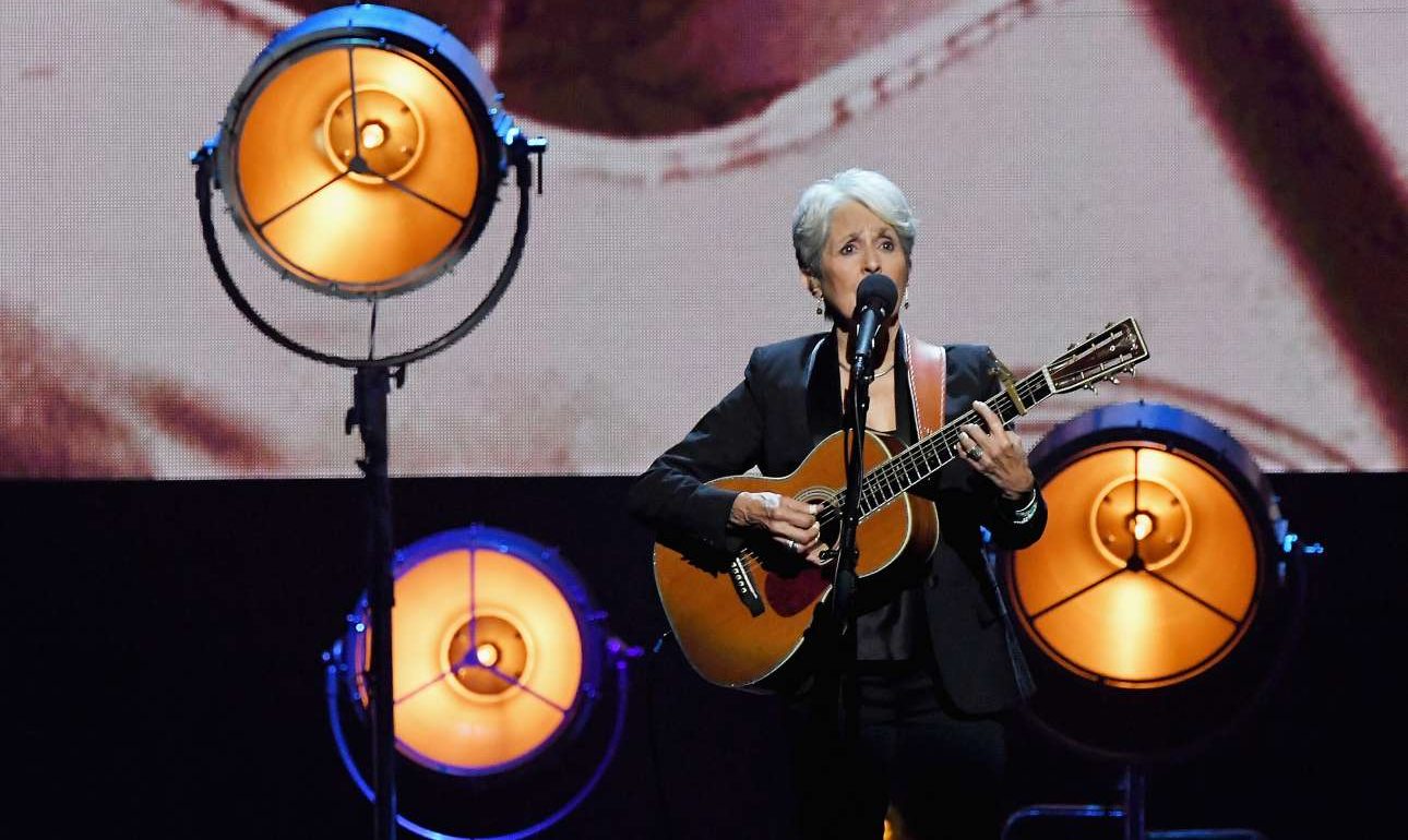 Ενα τραγούδι για τον «μελλοντικό δικτάτορα» Ντόναλντ Τραμπ