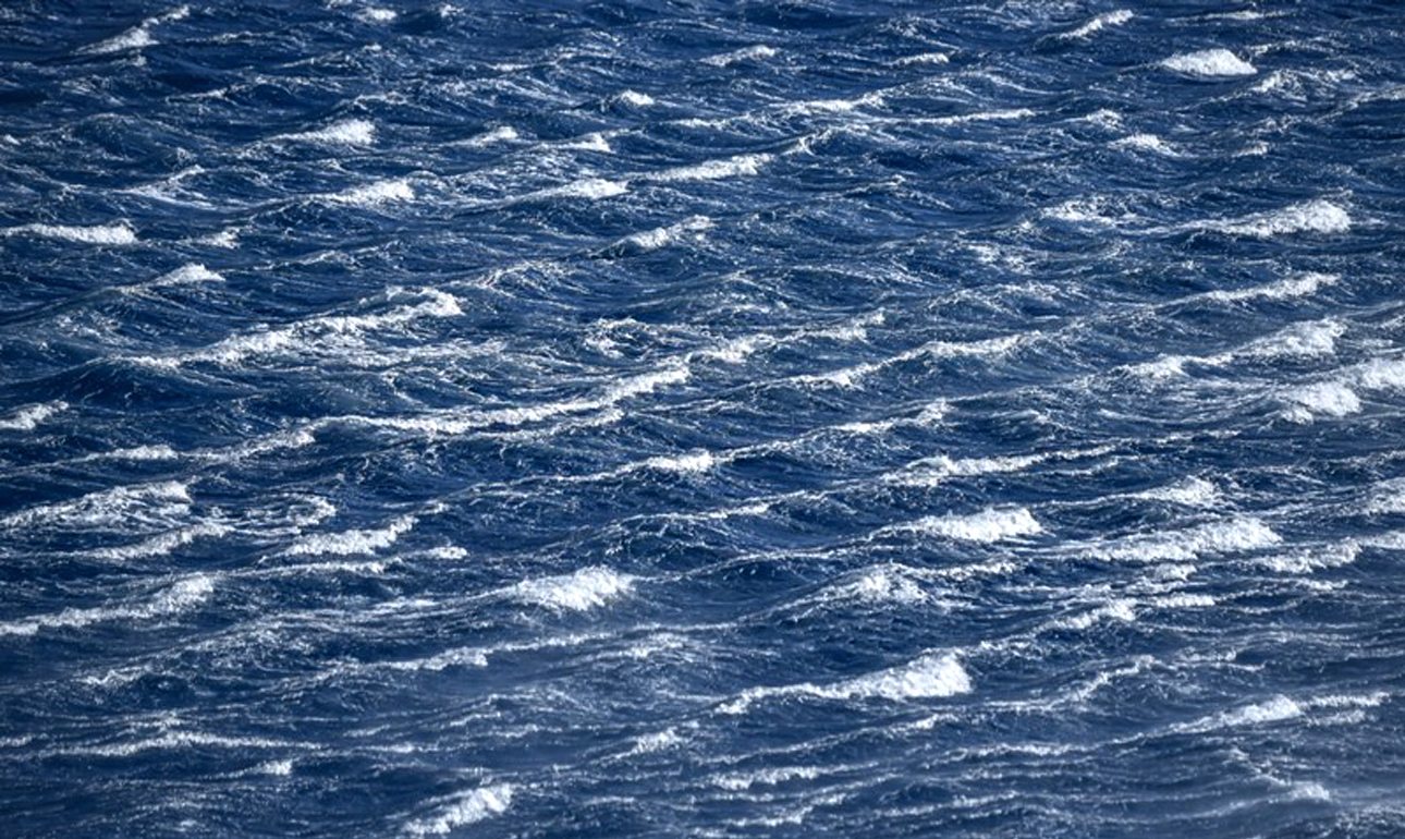 Με καβαλιέρο τον κυκλαδίτικο αέρα