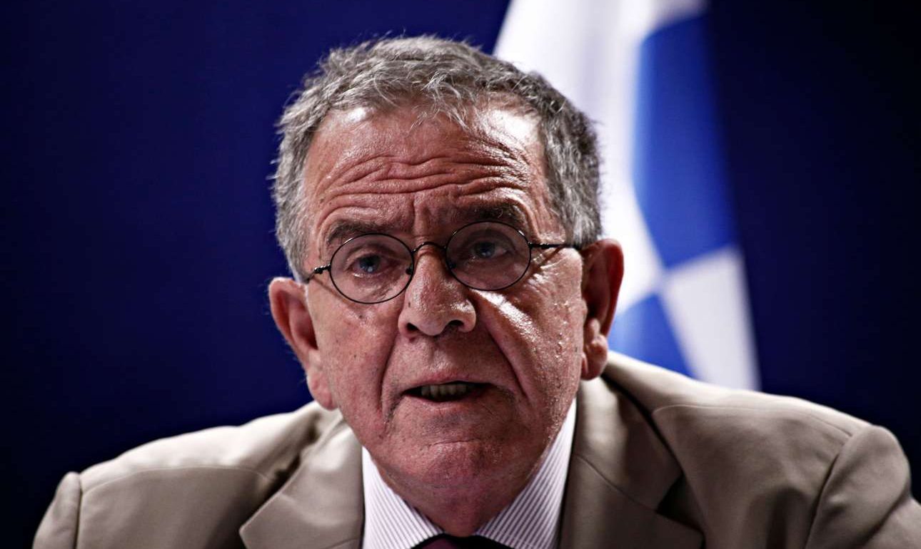 «Ναι» στις επαναπροωθήσεις προσφύγων από τη Γερμανία είπε ο Μουζάλας