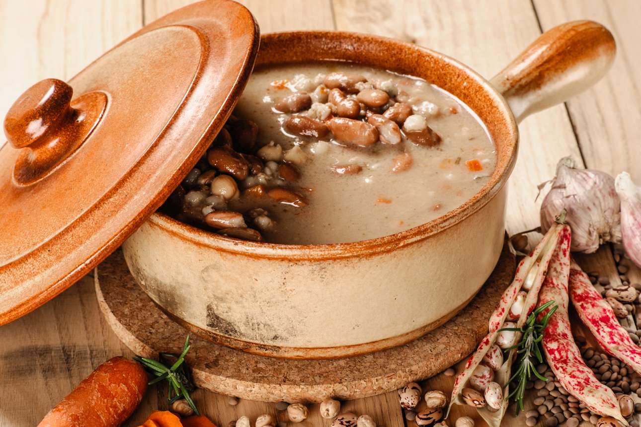 Σούπα με φασόλια και ζυμαρικά