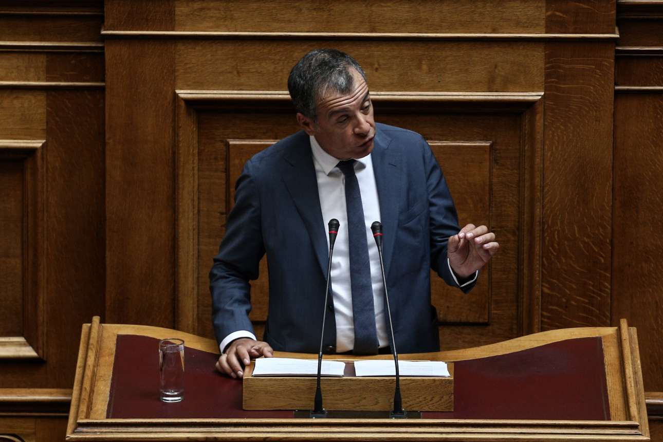 Θεοδωράκης: «Γιατί πρέπει να βγει αρχηγός και με ηλεκτρονική ψηφοφορία»