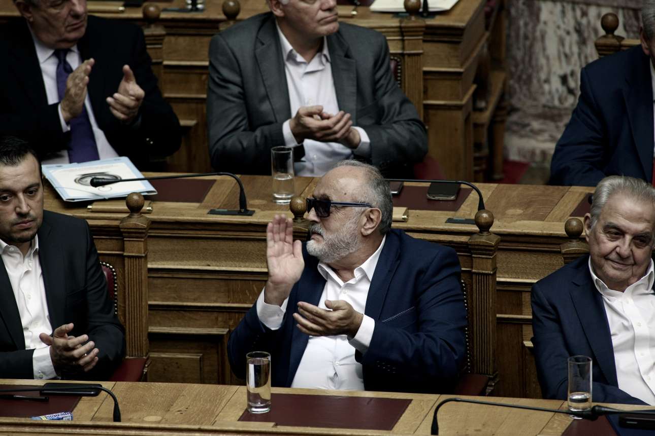 Πυρά από το ΠΑΣΟΚ κατά των «γενίτσαρων»