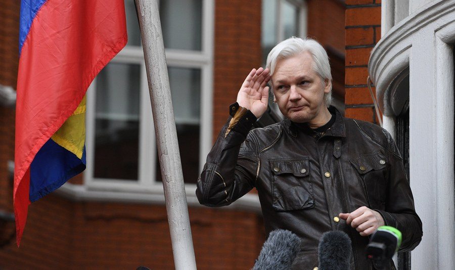 Πρόταση συμφωνίας Ασάνζ στον Τραμπ για να ξεμπλέξουν και οι δύο