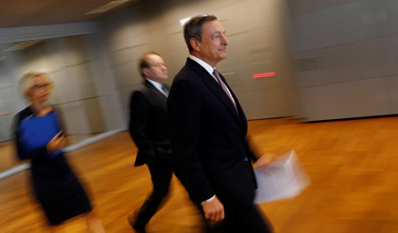 Ο Ντράγκι ετοιμάζει νέα «stress tests» για τις ελληνικές τράπεζες