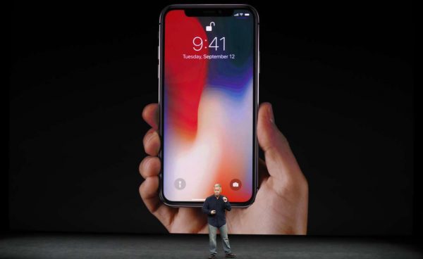 Ιδού το iphone X. Mόνο γυαλί