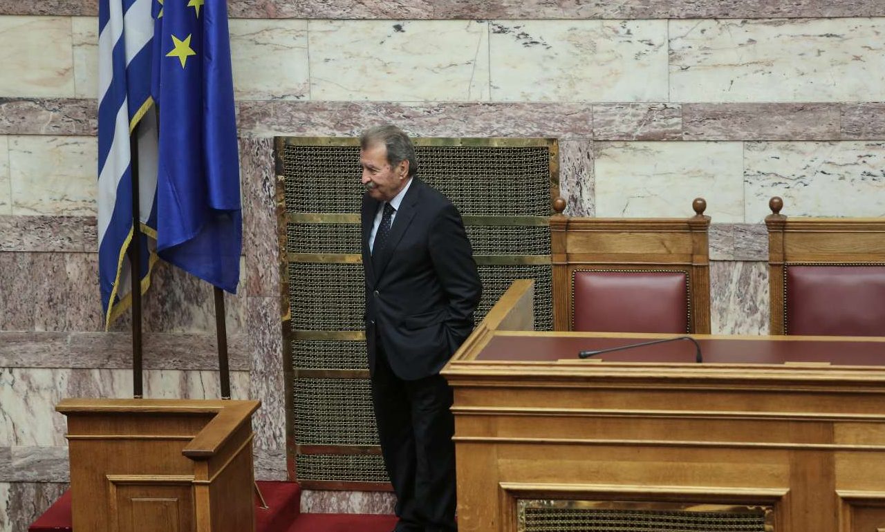 Ο Κυριάκος έκοψε τη φόρα στον Τραγάκη με «απαγορευτικό» για το γιο του