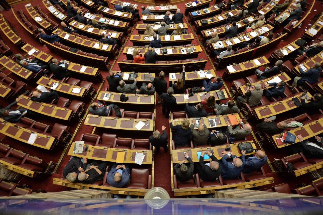 ΝΔ και ΔΗΣΥ διεμήνυσαν ότι δεν θα στηρίζουν ρυθμίσεις ως «αντικαταστάτες» των ΑΝΕΛ