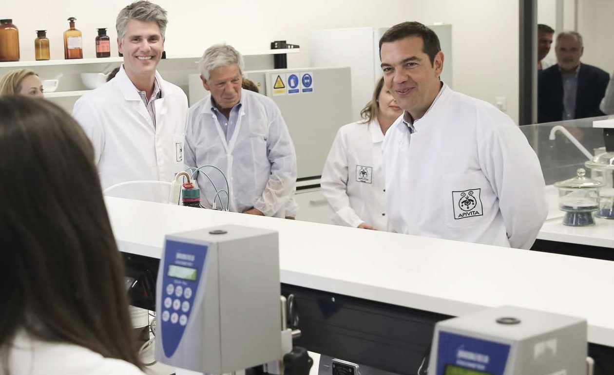 Ο Τσίπρας πανηγυρίζει για μια Ελλάδα που ανάγκασε την Apivita να πουληθεί