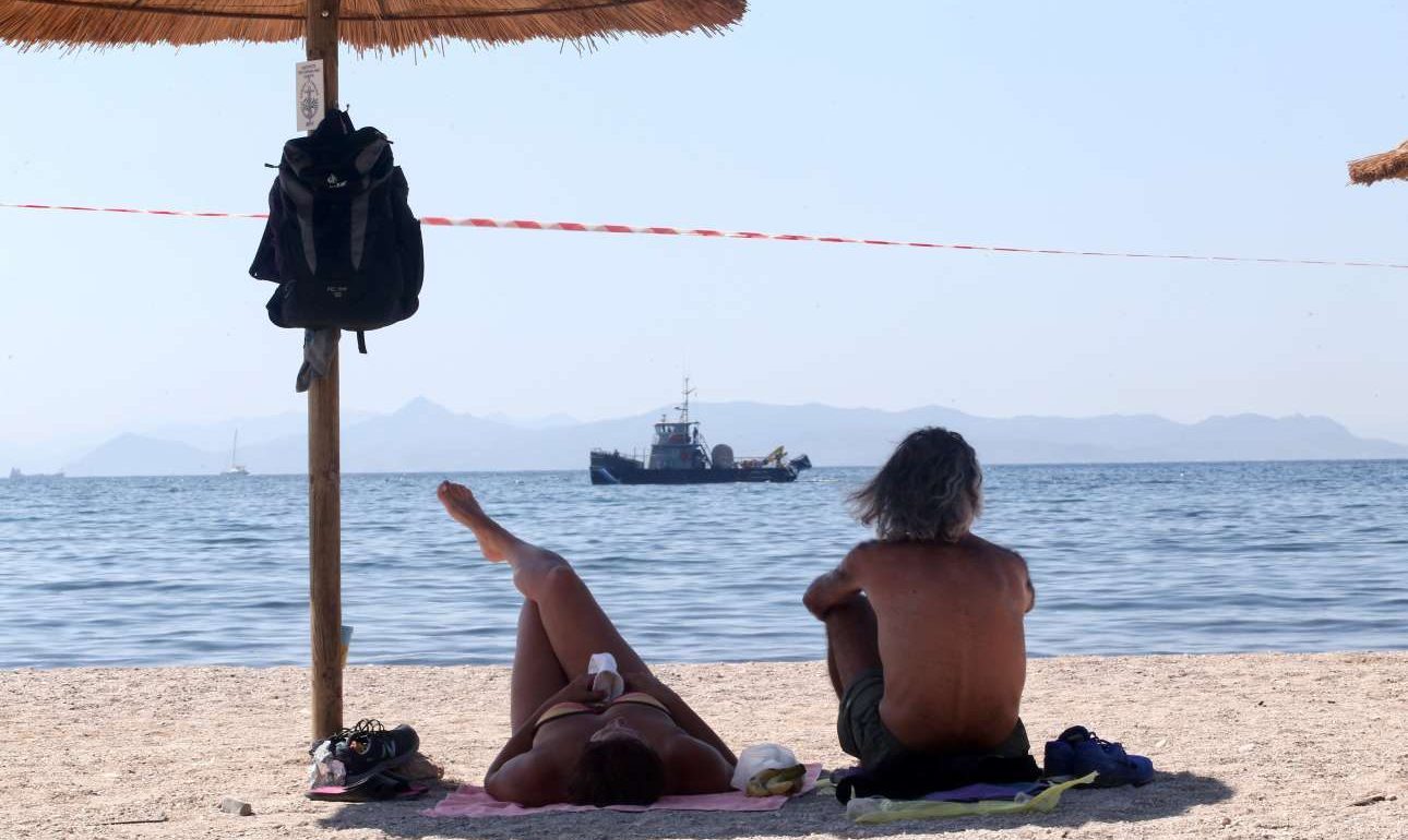 Πάμε για μπανάκι στην πετρελαιοκηλίδα;