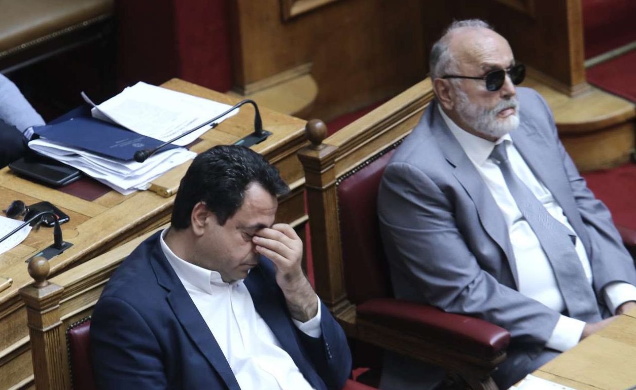 Κουρουμπλής αμετανόητος: Για το «μαύρο» του Σαρωνικού φταίει… η «μαύρη» προπαγάνδα