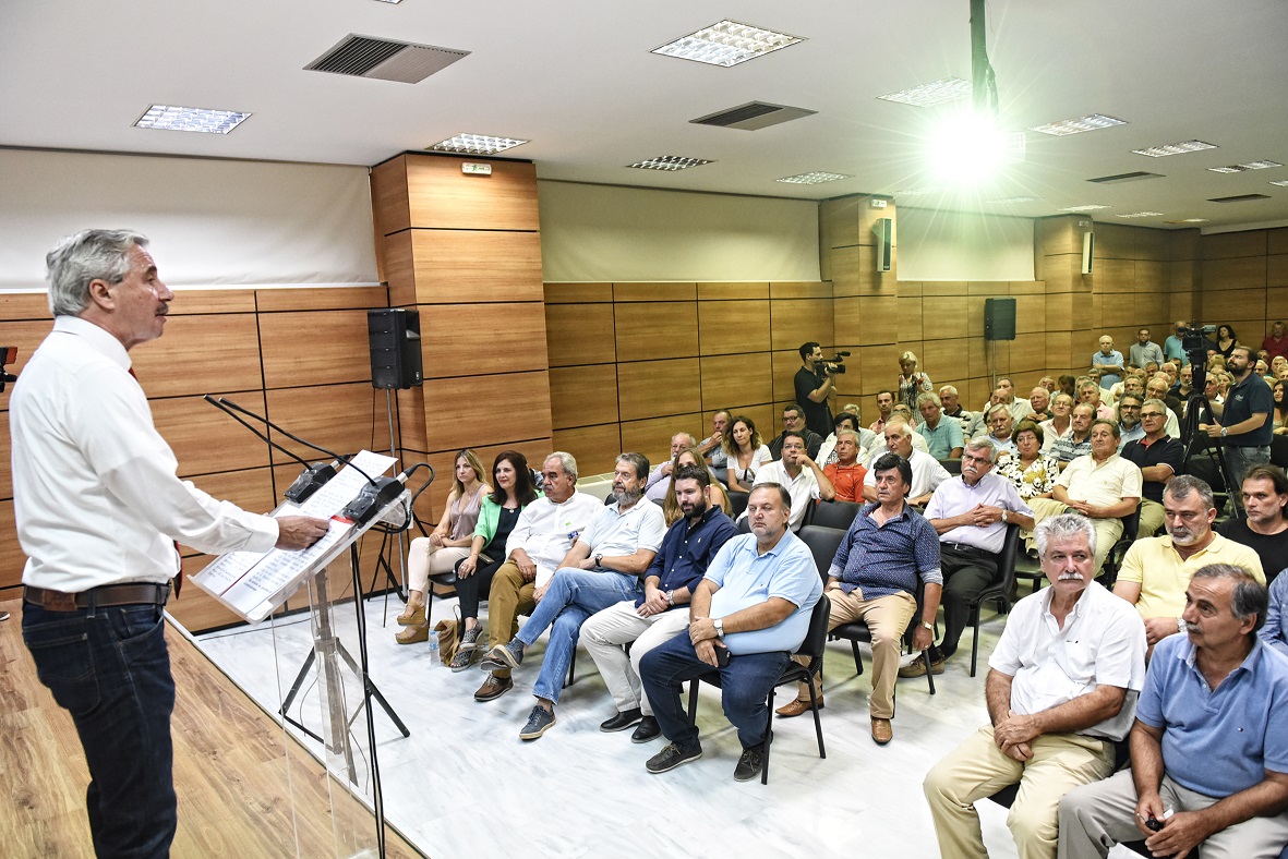 Μανιάτης: «Βολεύει» ΣΥΡΙΖΑ και ΝΔ να μην αναφέρουν την πενταετία Καραμανλή