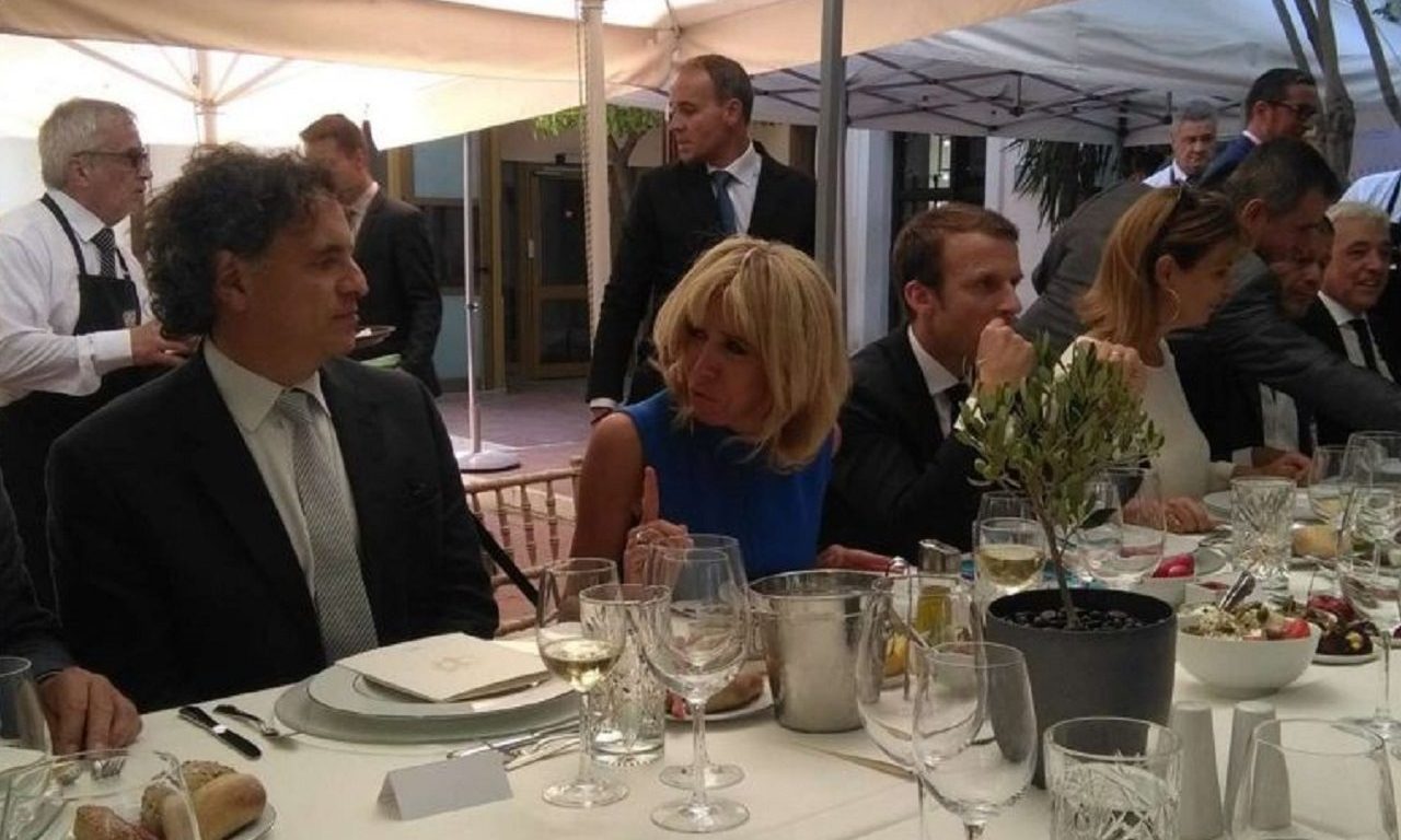 Oχι, ο Μακρόν δεν είδε τον Λαζόπουλο