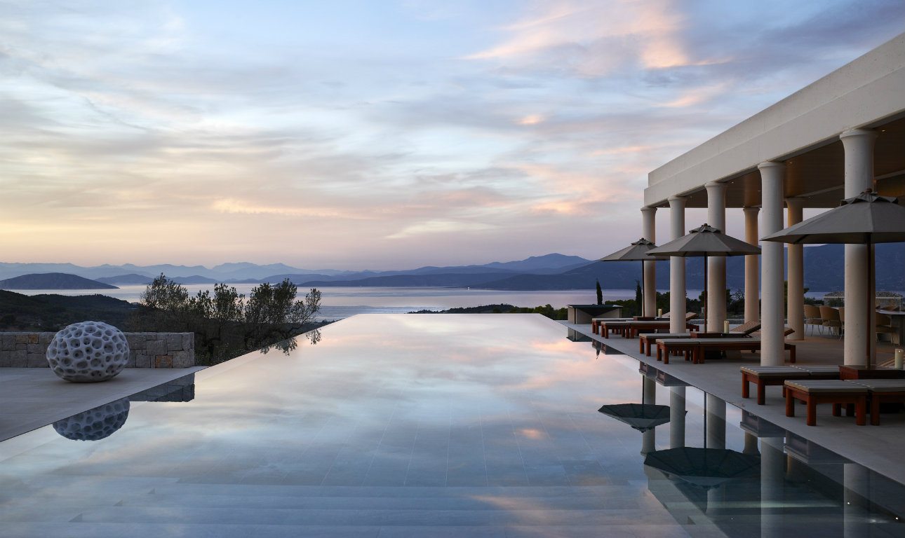 Στο Conde Nast Traveller οι αναγνώστες ψήφισαν την Ελλάδα, τα νησιά της και τα resort της