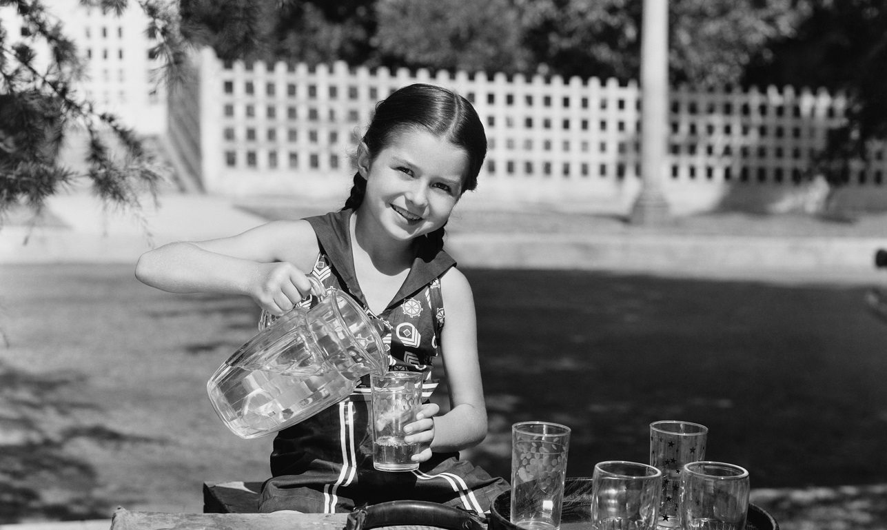 Πόσο πλαστικό περιέχει το νερό που πίνουμε;