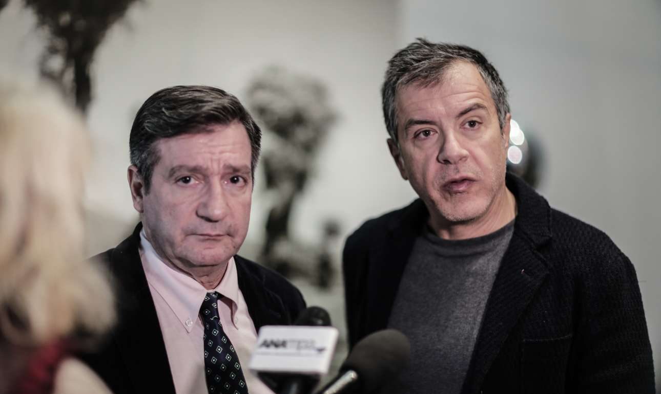 Θετικοί Θεοδωράκης – Ανδρουλάκης στη μετάθεση των εκλογών, «ναι» Καμίνη στη σύσκεψη