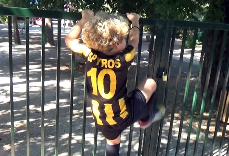 Γιατί έκλεισαν οι παιδικές χαρές στο Πεδίο του Αρεως;