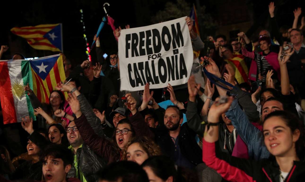 Ισπανικό «λουκέτο» στο καταλανικό κοινοβούλιο – Ο Ραχόι κατεβάζει στρατό