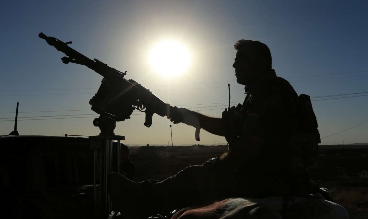 Πικραμένοι και οργισμένοι για την «προδοσία» αποχωρούν οι Κούρδοι από το Κιρκούκ