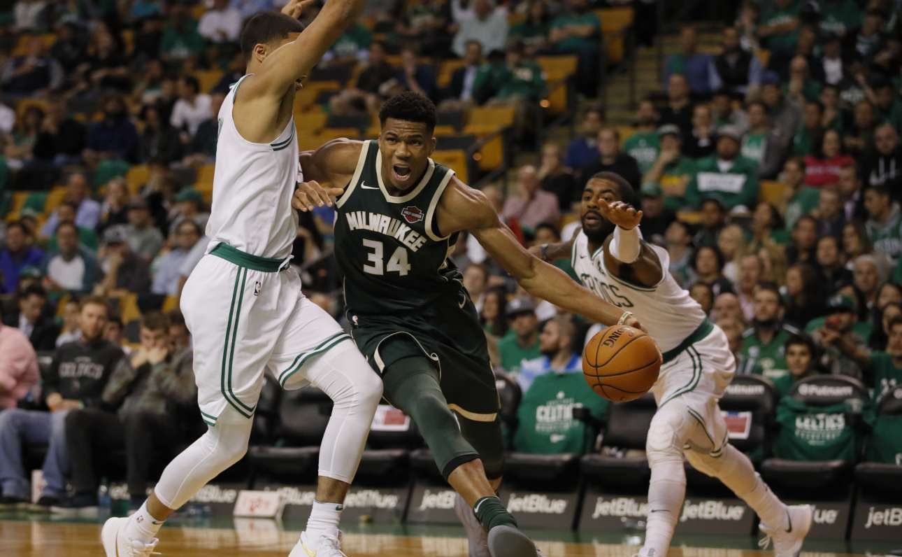 «Μαγικός» ο Αντετοκούνμπο «άλωσε» με 37 πόντους τη Βοστώνη