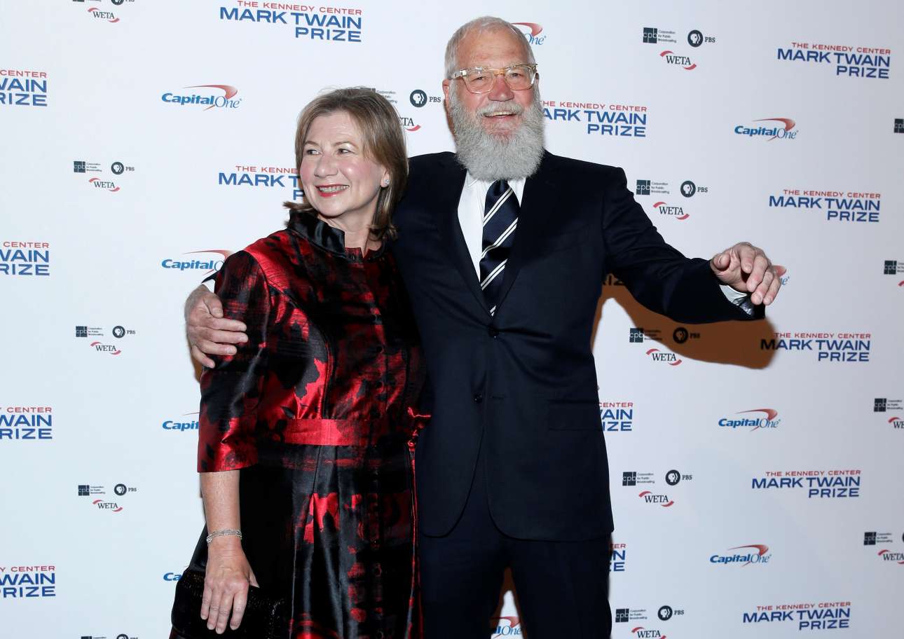 Αγνώριστος ο Λέτερμαν στη βράβευσή του από το Κέντρο Κένεντι