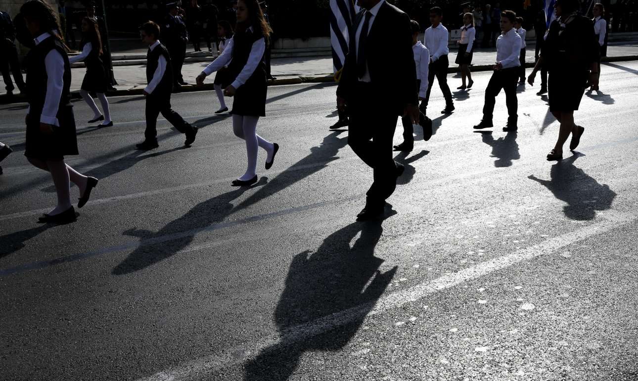 Τραμπουκισμοί χρυσαυγιτών στη Σαντορίνη: Καταδικάζουν υπ. Παιδείας και κόμματα