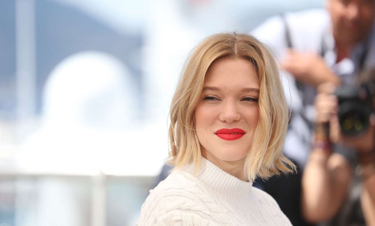 «Μιλούσαμε στον καναπέ, ξαφνικά πήδηξε πάνω μου»