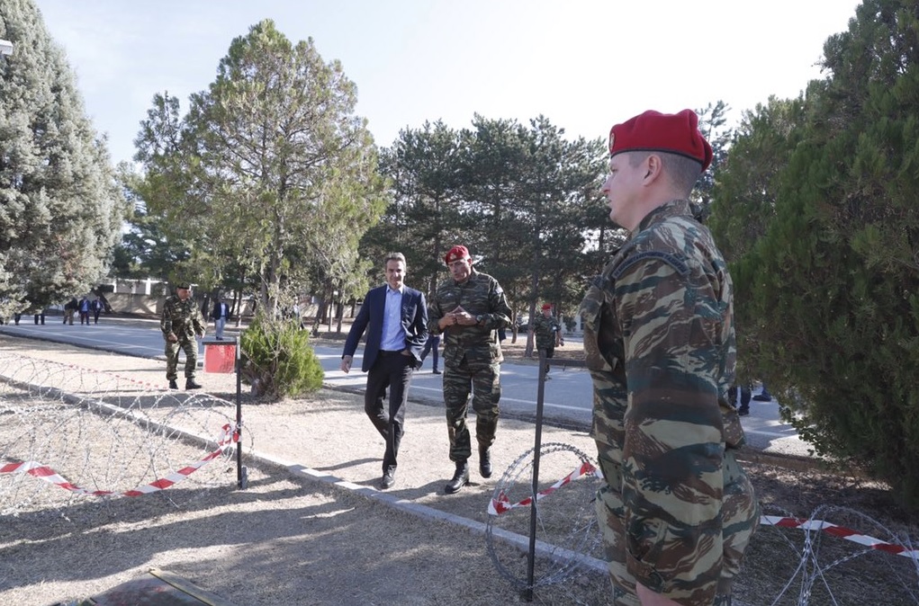 Το «ευχαριστώ» Μητσοτάκη στο προσωπικό των Ενόπλων Δυνάμεων