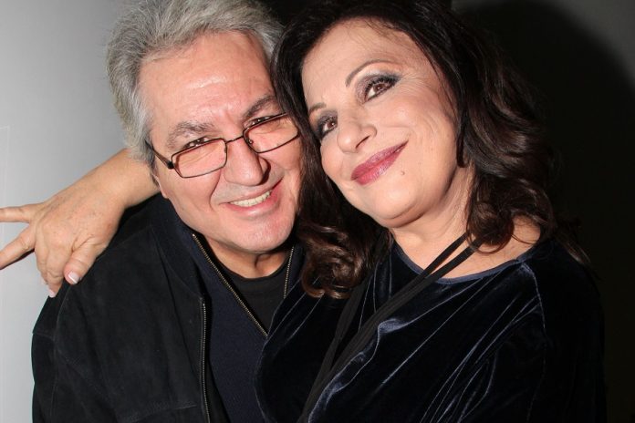 Πέθανε ο Γιώργος Σαρρής, ο τραγουδιστής που μας χάρισε τις «Νταλίκες»