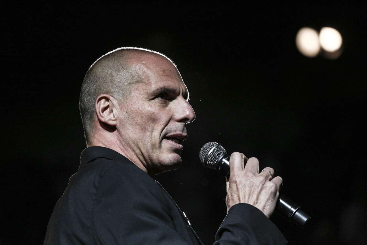 Βαρουφάκης: «Εγώ έπεισα τον Τσίπρα να προχωρήσει με την COSCO»