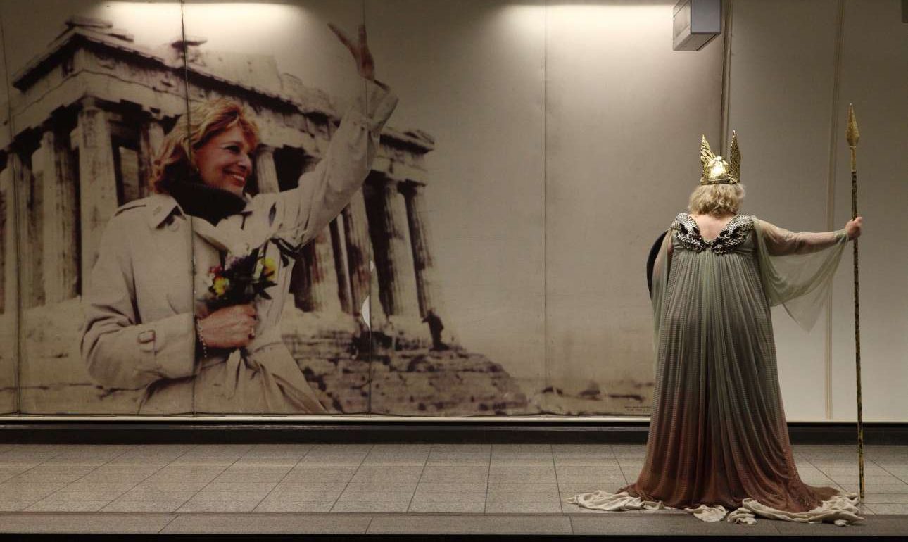 Ολα τα κλισέ για το ελληνικό χρέος σε μια όπερα