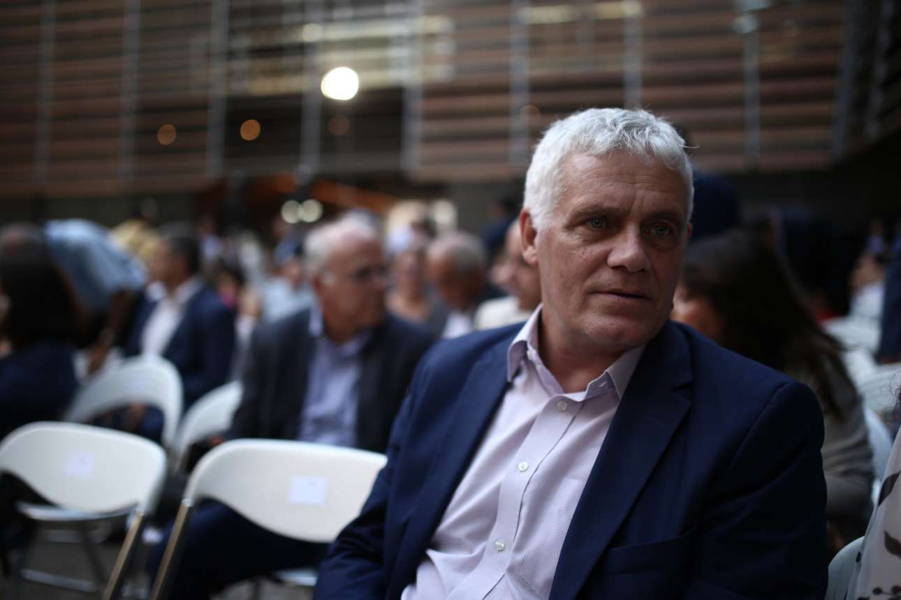 Τσιρώνης: Να καλλιεργούμε κάνναβη στα μπαλκόνια και να πληρώνουμε παράβολο