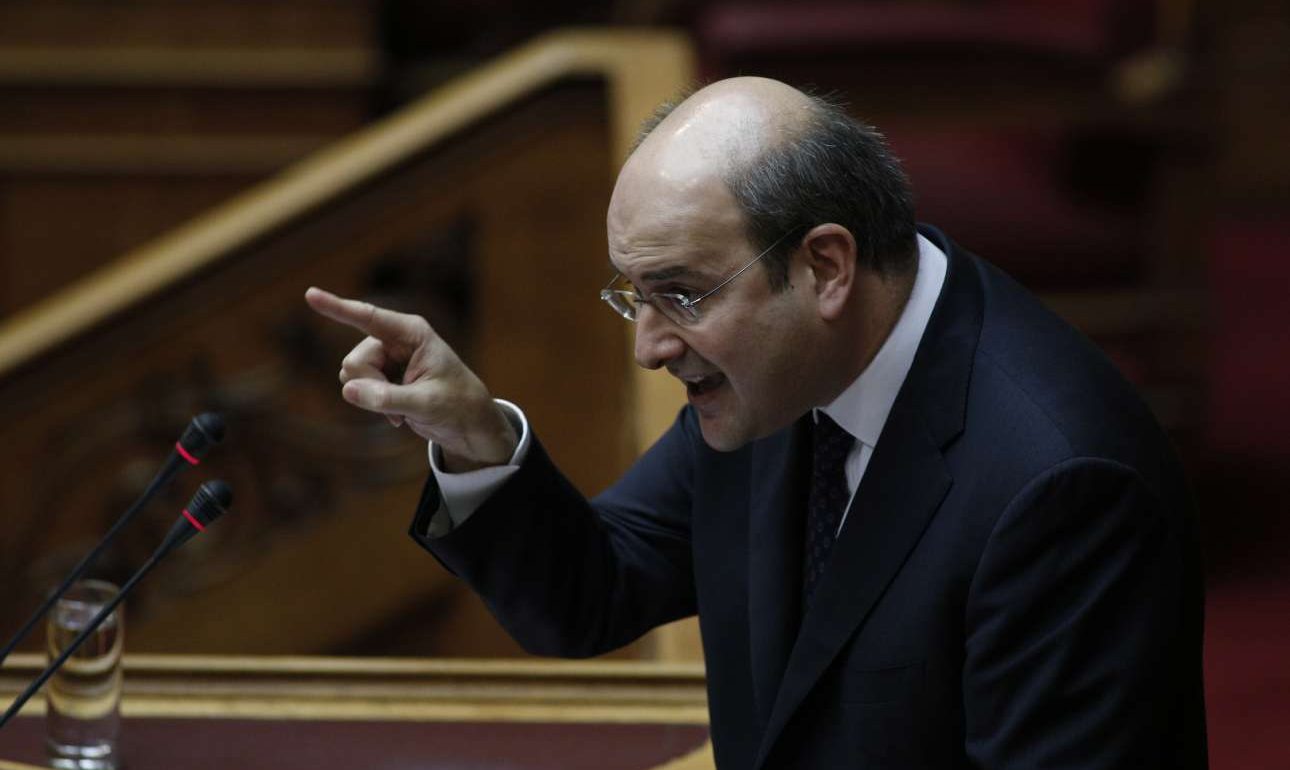 «Τραγέλαφος με το Ελληνικό, τόσο αδύναμος είναι ο Τσίπρας;» λέει ο Χατζηδάκης