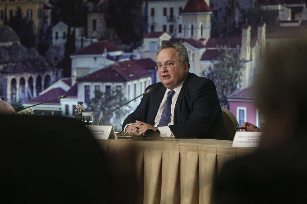 Νέο «μάθημα» περί απορρήτων από Κοτζιά