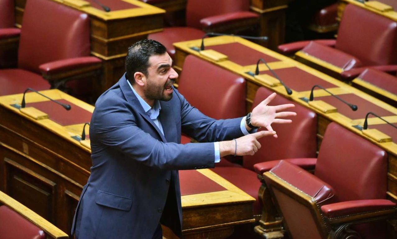 Πειράζει που ο Κωνσταντινέας πήγε μπουζούκια;