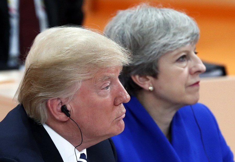 Σε… λάθος Τερέζα Μέι τα διαδικτυακά «πυρά» του Τραμπ