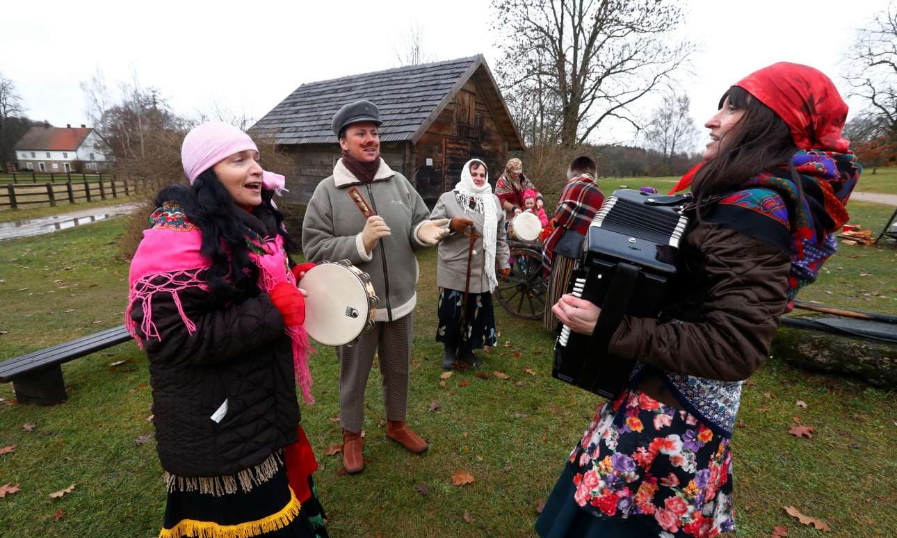 Πρόταση γάλλου δημοτικού συμβούλου: «Να πάρουμε τα χρυσά δόντια των Ρομά»