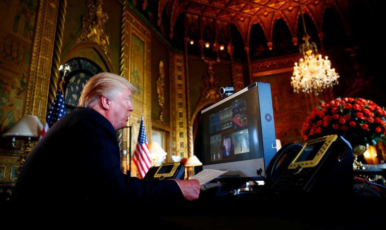 Εμψύχωση και περικοπές φόρων στο διάγγελμα Τραμπ για την Ημέρα των Ευχαριστιών