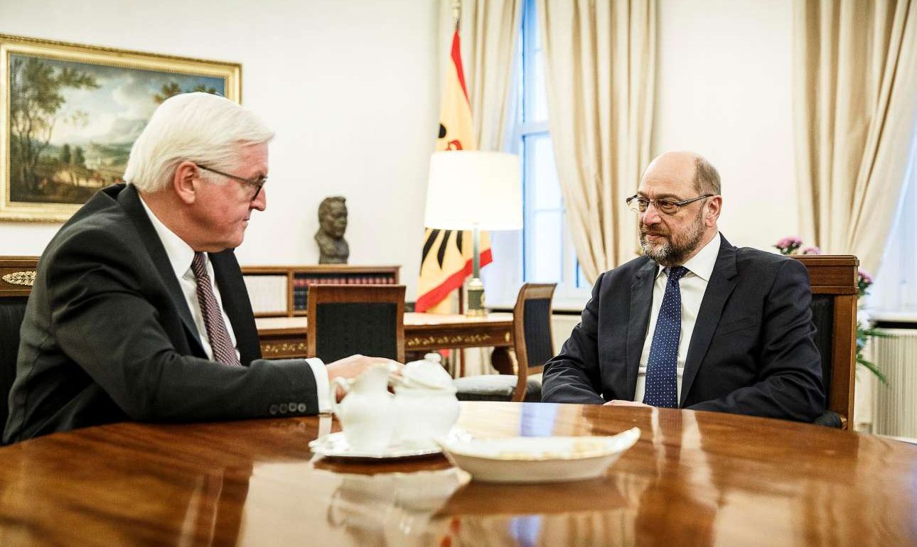 O Σουλτς ανοιχτός σε διαπραγματεύσεις – προανήγγειλε εσωκομματικό δημοψήφισμα στο SPD