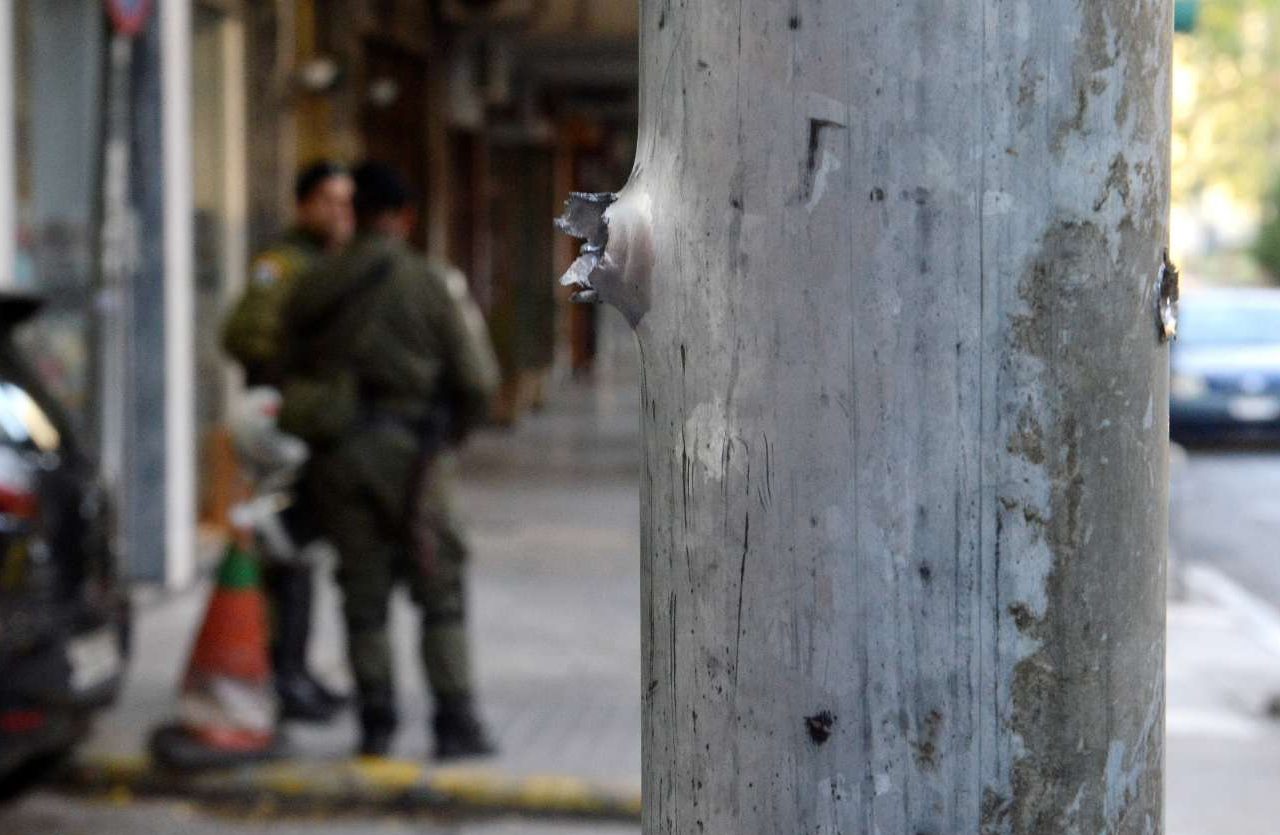 Η Επαναστατική Αυτοάμυνα πίσω από το χτύπημα στο ΠΑΣΟΚ