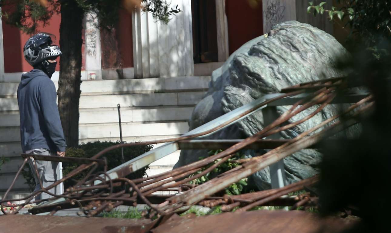 Κι αν κάψουν το Πολυτεχνείο;