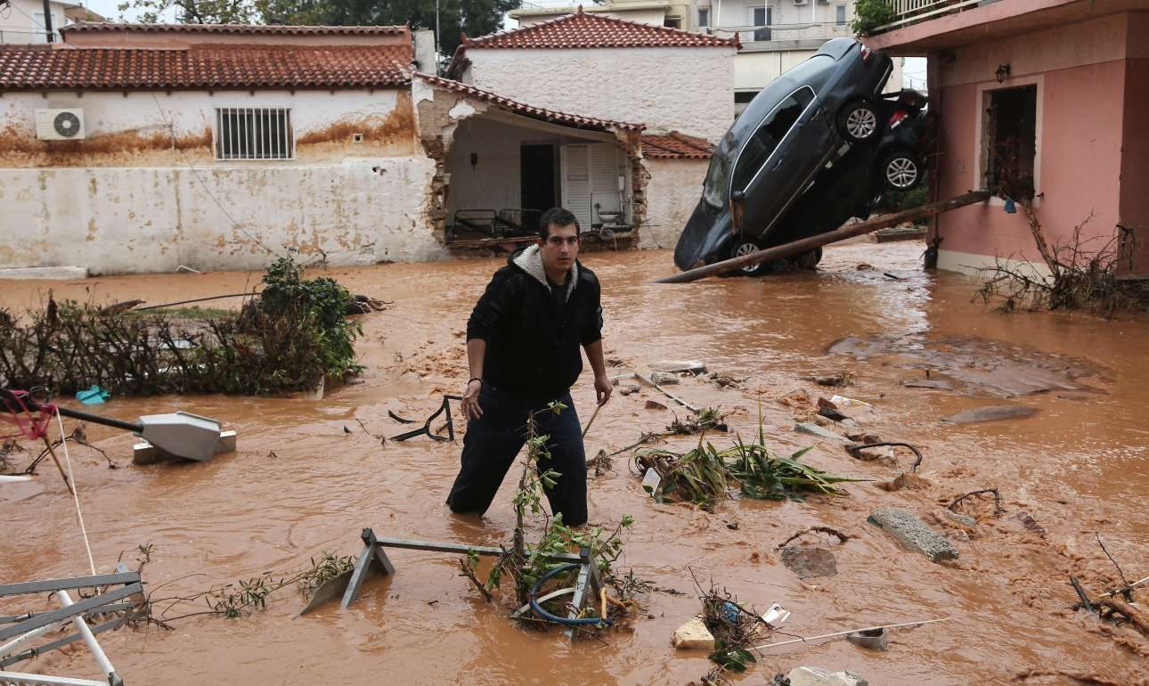 Δεύτερη νύχτα μέσα στις λάσπες