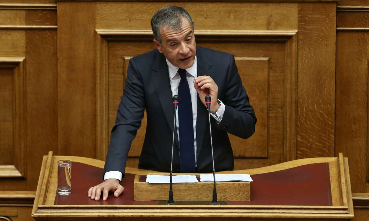 Θεοδωράκης: «Απέχθεια σε κοινωνία – Ευρώπη η συμμετοχή Καμμένου στην κυβέρνηση»