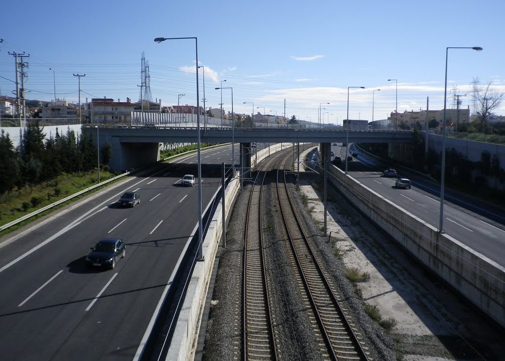 Aυτοκτονία στην Αττική Οδό: 16χρονος έπεσε από γέφυρα λόγω ερωτικής απογοήτευσης