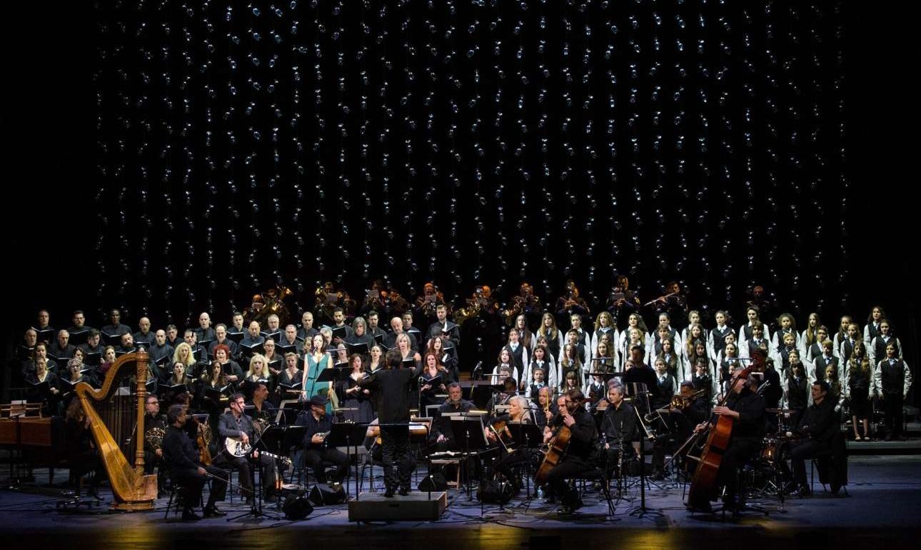 Σκωτσέζικο ντους στη Λυρική – Ο Χατζιδάκις, οι συριγμοί, το Πολεμικό Ναυτικό