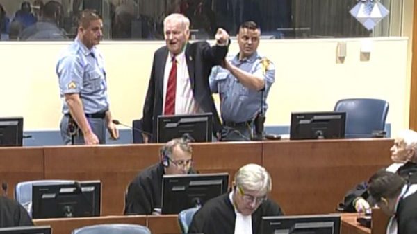 skynews-mladic-shouting-removed-from-court_4162919