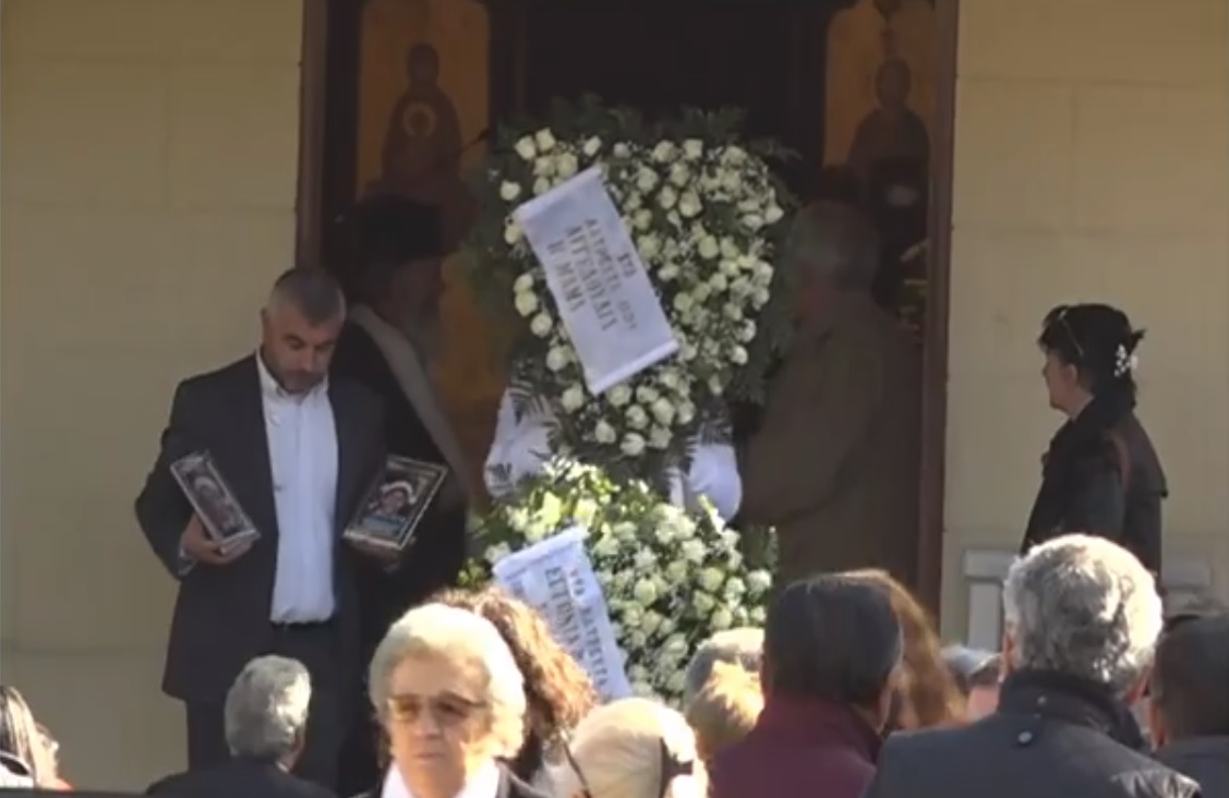 Νέα Σμύρνη: Θρήνος στην κηδεία των μικρών αδελφών