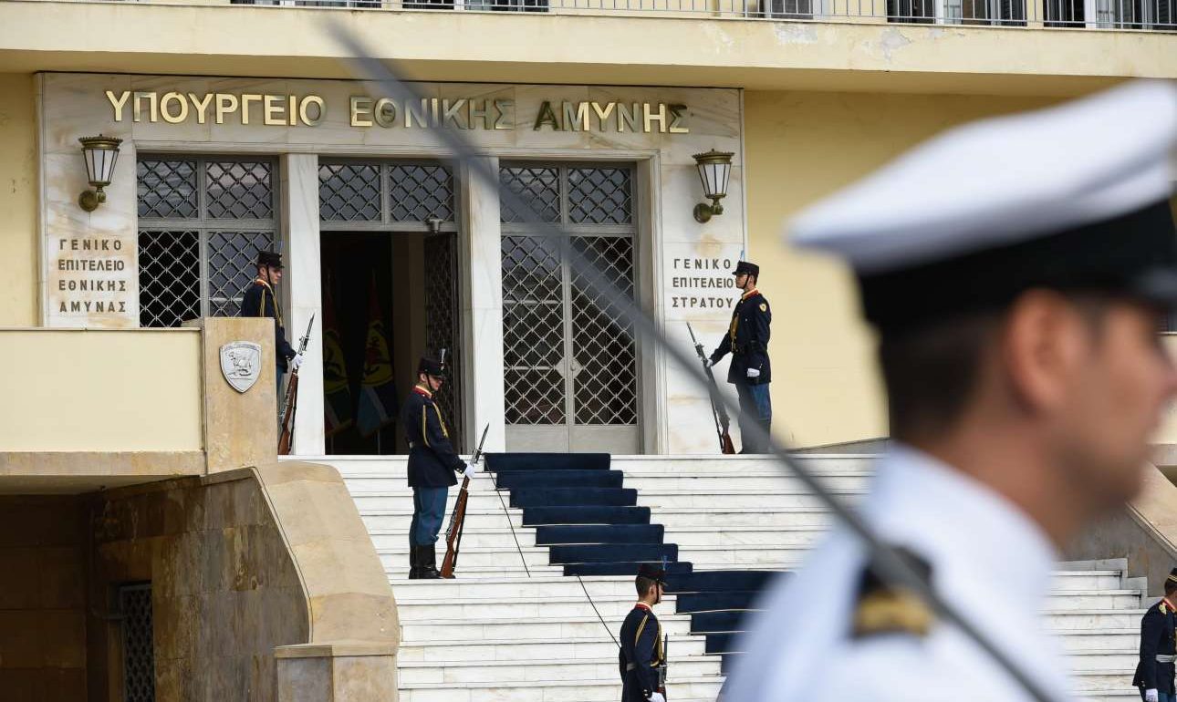 Ηθελε να γίνει συνέταιρος με τα ΕΑΣ ο μεσάζων – Λοβέρδος: «Τρόφιμος του υπ. Αμυνας»