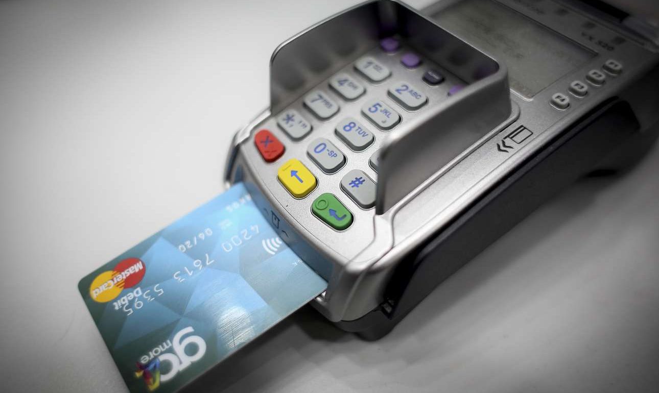 Λοταρία: Σούπερ τυχερός με μια συναλλαγή 3,70 ευρώ πήρε 1.000!