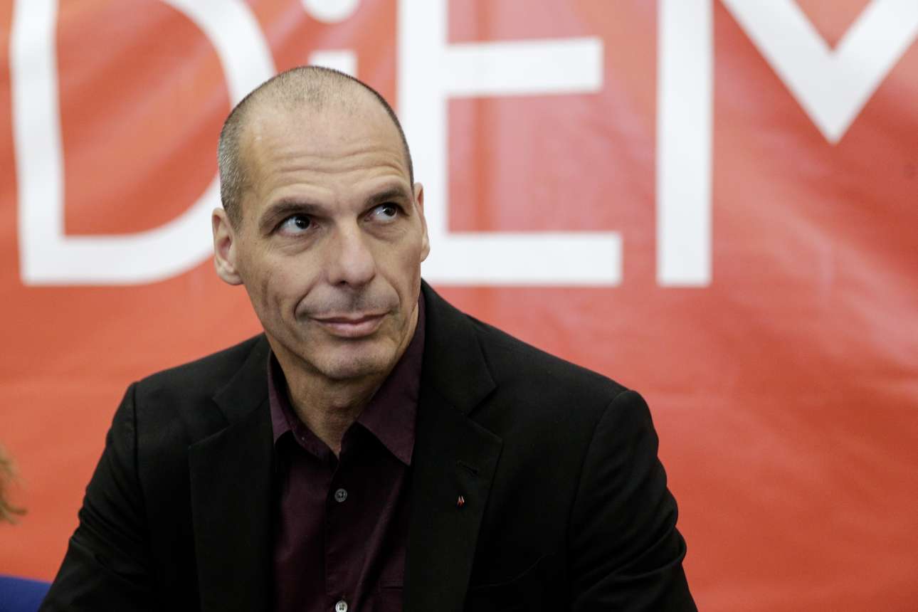 Ο Βαρουφάκης ξέχασε το «αγάπη μου, έκλεισα τις τράπεζες» και μηνύει την ΕΚΤ